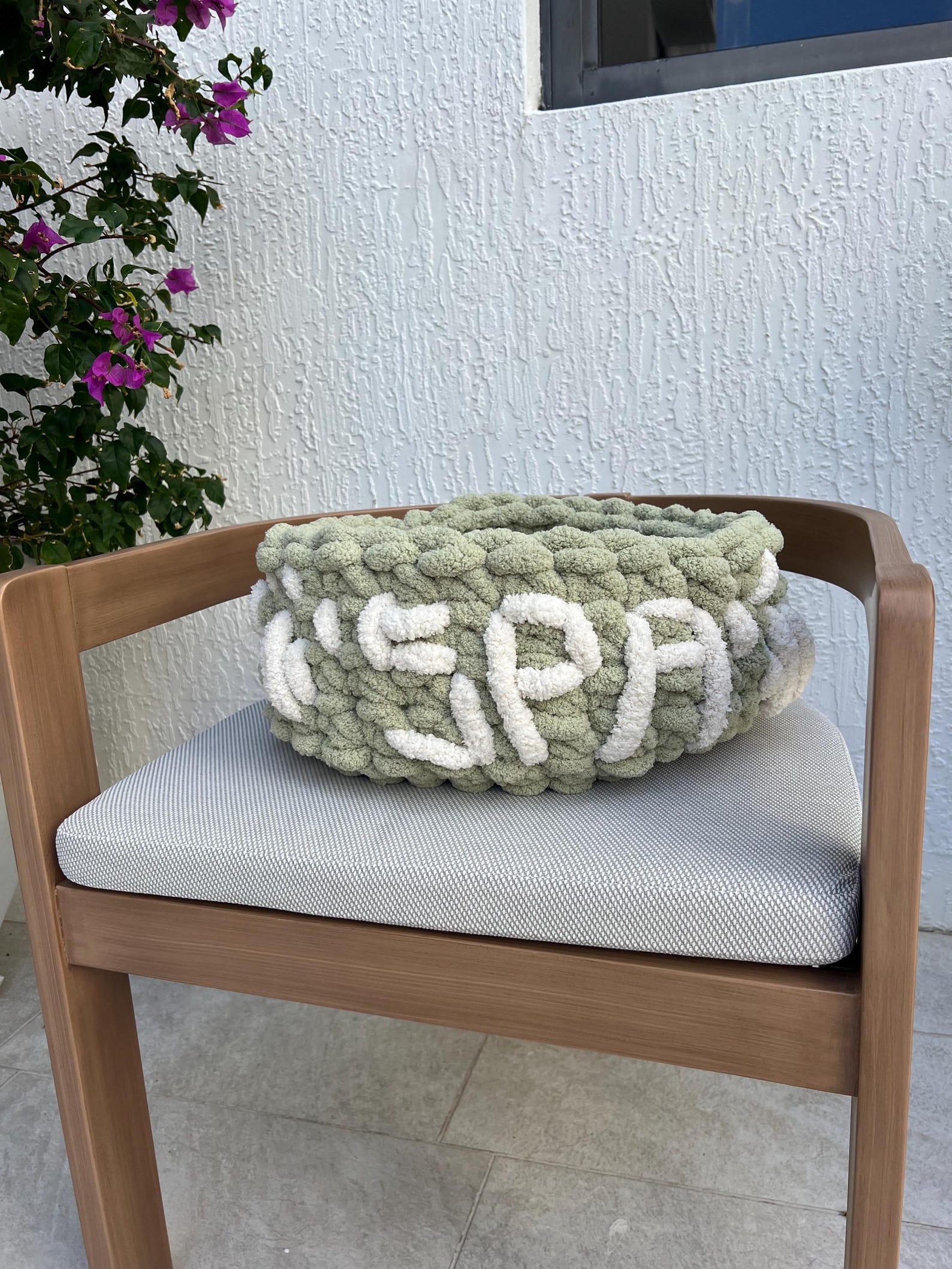Honest Pets® "Paw Spa" Gehäkeltes Katzennest aus Chenille