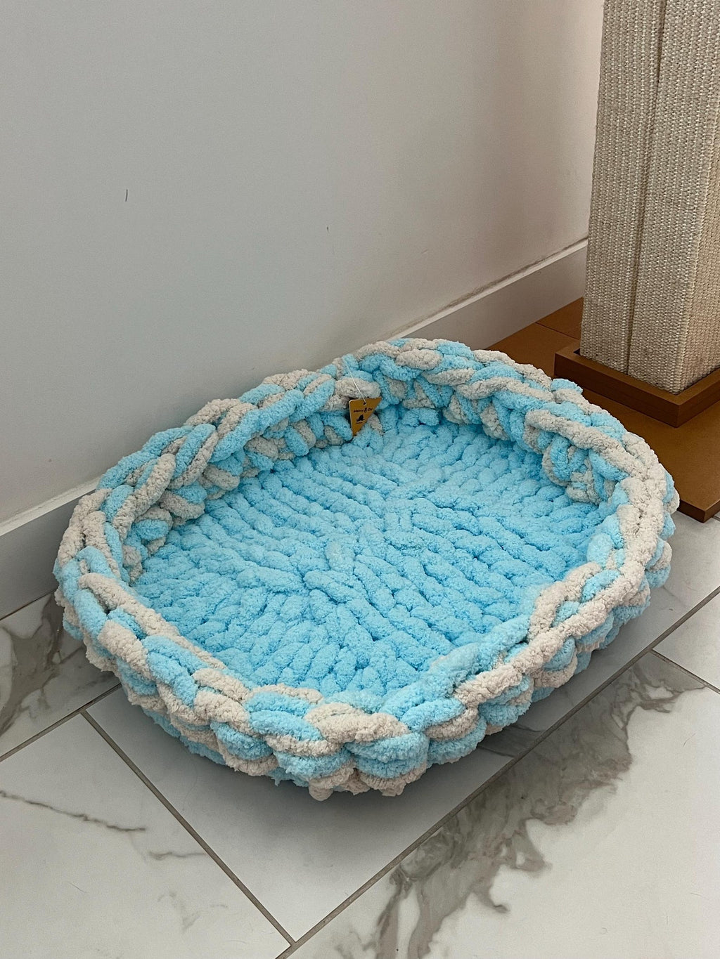 Honest Pets® "Cloud Cushion" Extra-Plüsch Haustierbett – Doppelgarn Handgestrickt