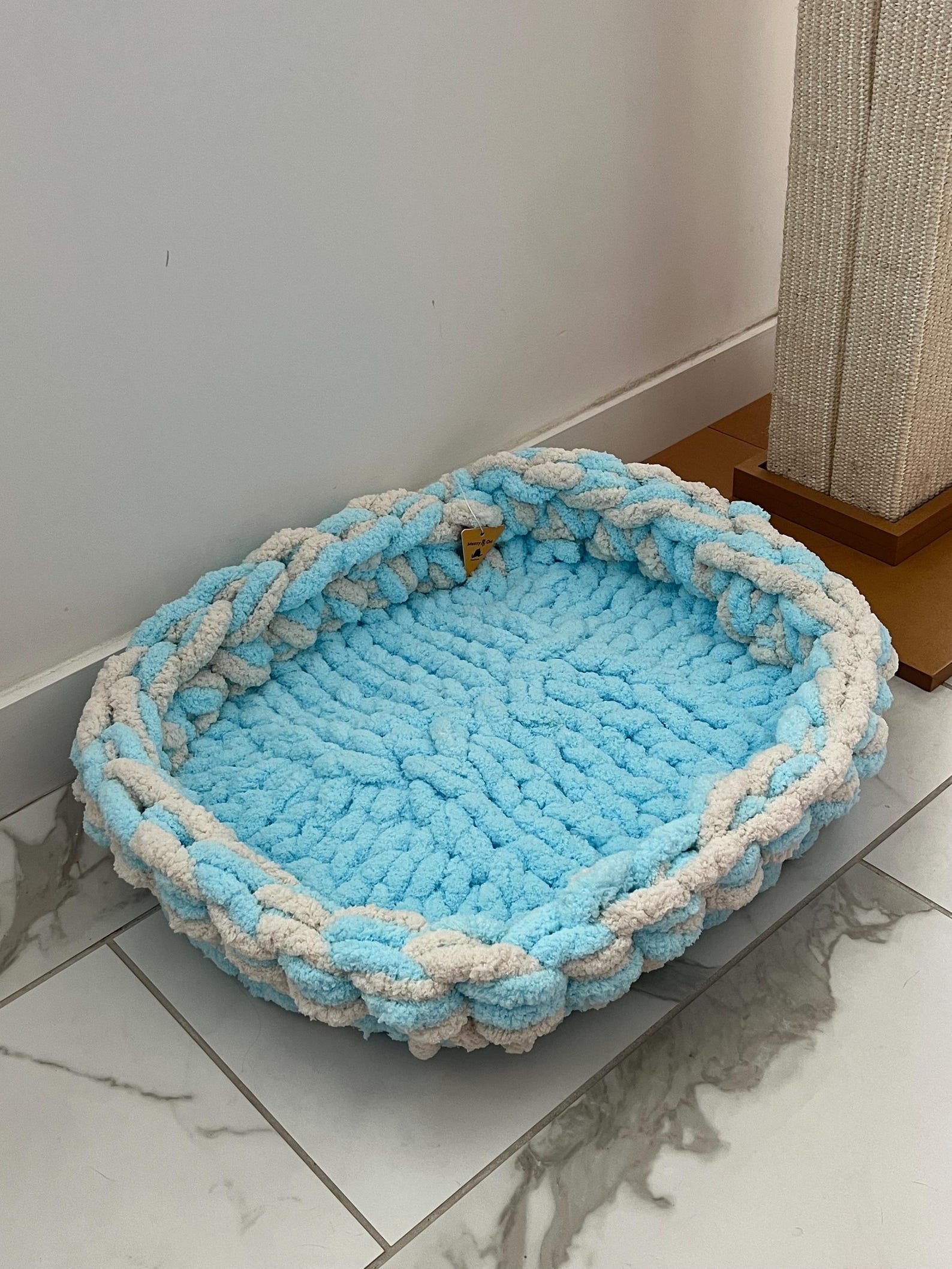 Honest Pets® "Cloud Cushion" Extra-Plüsch Haustierbett – Doppelgarn Handgestrickt