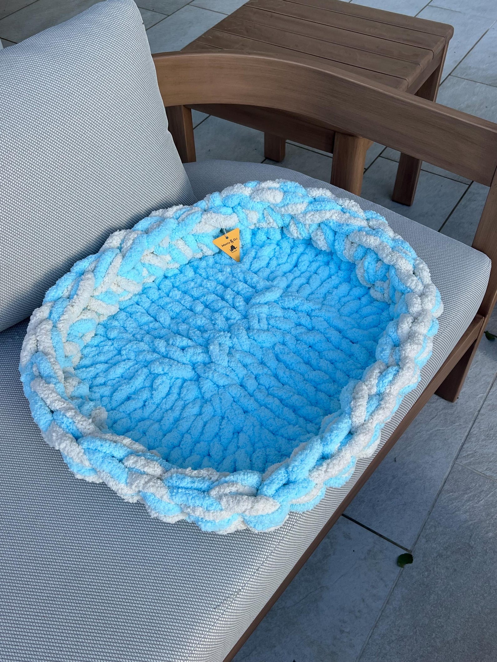 Honest Pets® "Cloud Cushion" Extra-Plüsch Haustierbett – Doppelgarn Handgestrickt