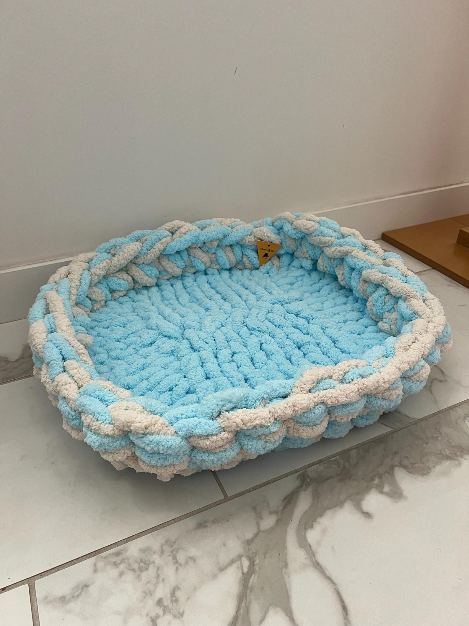 Honest Pets® "Cloud Cushion" Extra-Plüsch Haustierbett – Doppelgarn Handgestrickt