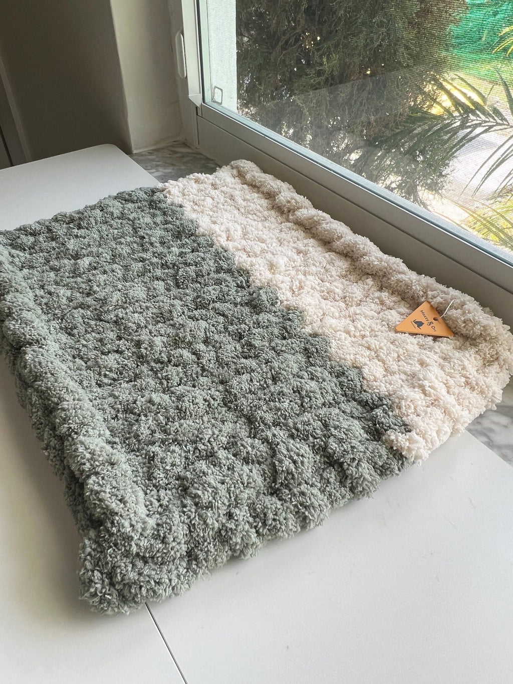 Honest Pets® "Cozy Spot" Weiche Chenille-Matte – Handgefertigt & Anpassbar