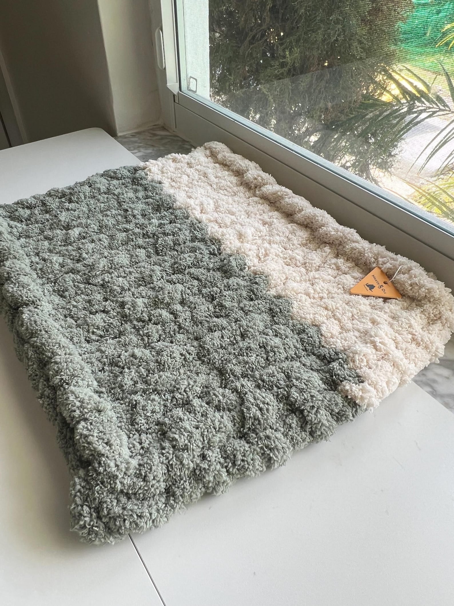 Honest Pets® "Cozy Spot" Weiche Chenille-Matte – Handgefertigt & Anpassbar