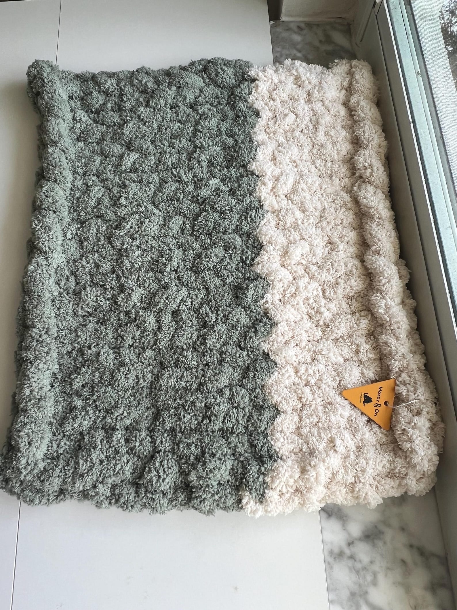 Honest Pets® "Cozy Spot" Weiche Chenille-Matte – Handgefertigt & Anpassbar